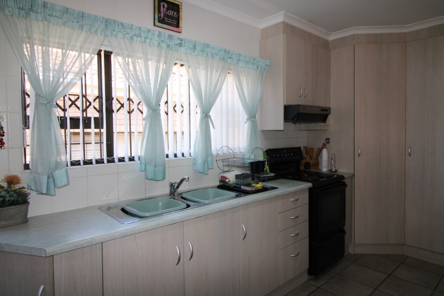 3 Bedroom Property for Sale in Denneoord Western Cape